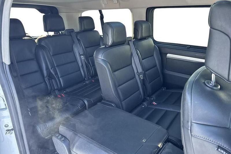 Käytetty Citroën Spacetourer Shine 177 HP (130 kW) 2019 Tila-auto