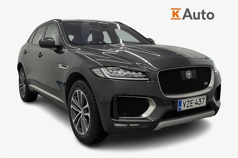 Käytetty Jaguar F-Pace S 301 HP (221 kW) 2016 Musta Katumaasturi