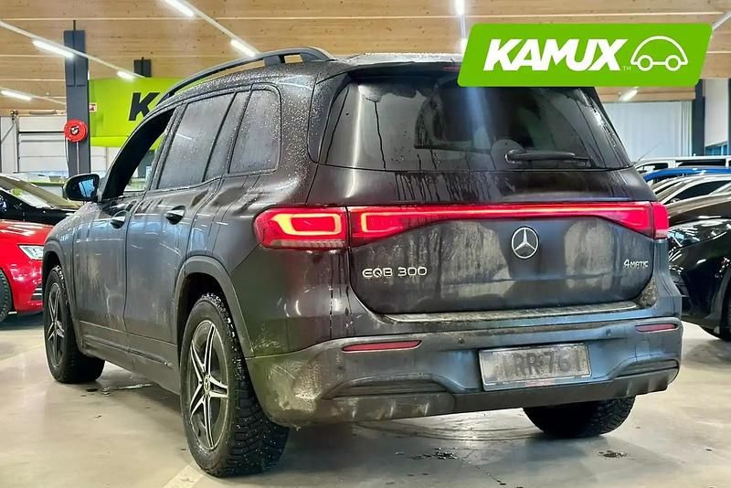 Käytetty Mercedes EQB300 Business 167 kW (228 HP) 2023 Musta Katumaasturi