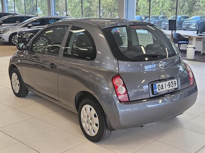 Käytetty Nissan Micra Visia 65 HP (47 kW) 2004 Harmaa Viistoperä