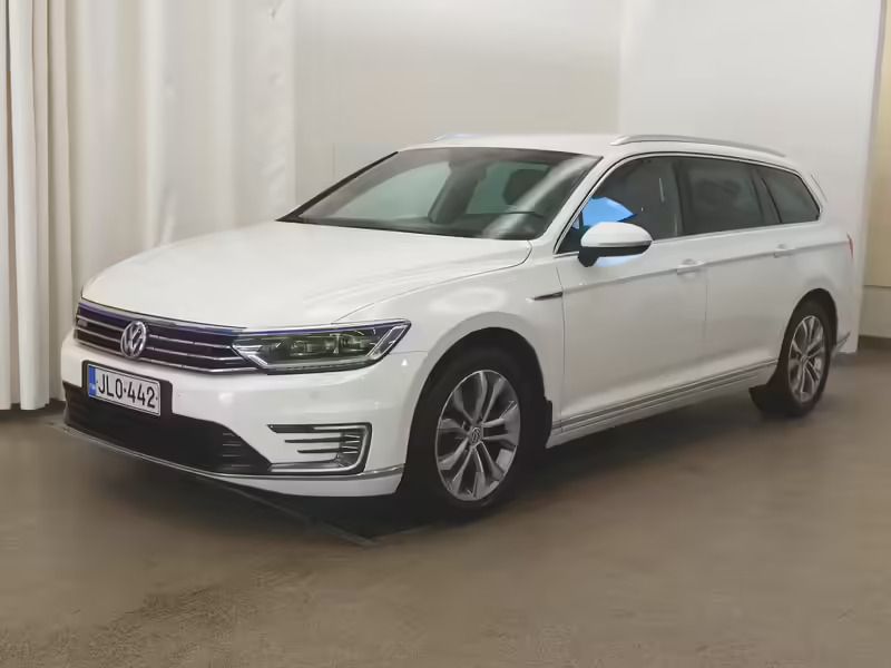 Pure white Käytetty 2016 VW Passat GTE Farmari | 22 900 € - Kuva 1/4