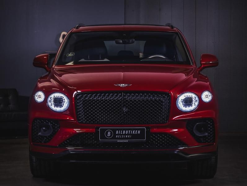 Käytetty Bentley Bentayga Mulliner 449 HP (330 kW) 2022 Katumaasturi