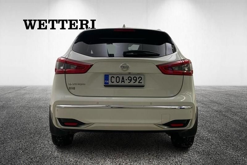 Käytetty Nissan Qashqai Pack 159 HP (116 kW) 2019 Valkoinen Katumaasturi