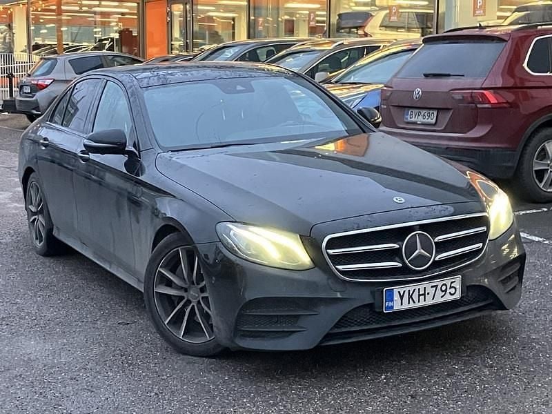 Käytetty 2018 Mercedes E220 Business Sedan | 27 390 € (Kallis) - Kuva 1/4