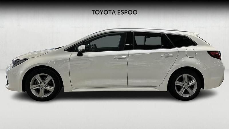 Käytetty Toyota Corolla Edition 122 HP (89 kW) 2022 Valkoinen Farmari