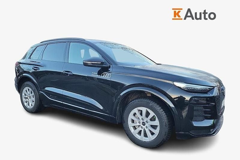 Käytetty Audi Q6 e-tron Advanced 185 kW (252 HP) 2025 Musta Katumaasturi