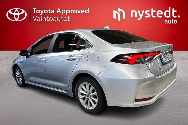 Käytetty Toyota Corolla Active 122 HP (89 kW) 2022 Hopea Sedan