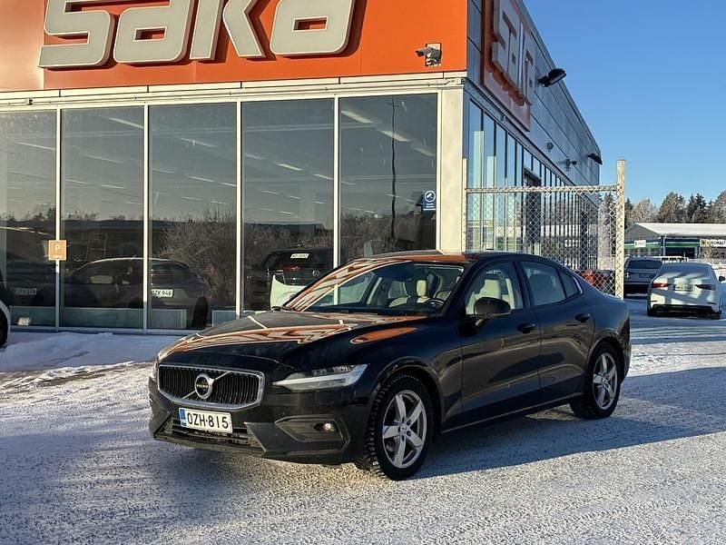 Käytetty Volvo S60 Comfort 197 HP (144 kW) 2022 Sedan