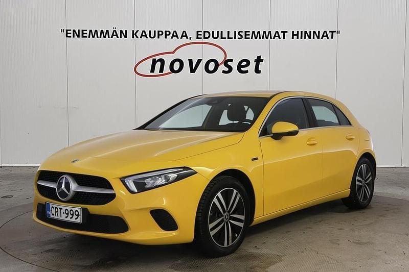 Käytetty Mercedes A250 Business 160 HP (117 kW) 2021 Keltainen Viistoperä