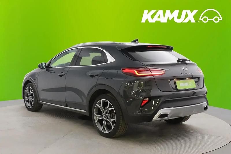 Käytetty Kia XCeed Platinum Edition 105 HP (77 kW) 2021 Hopea / harmaa Katumaasturi