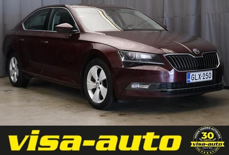 Punainen Käytetty 2015 Skoda Superb Ambition Sedan | 12 490 € (Perustarjous) - Kuva 1/3