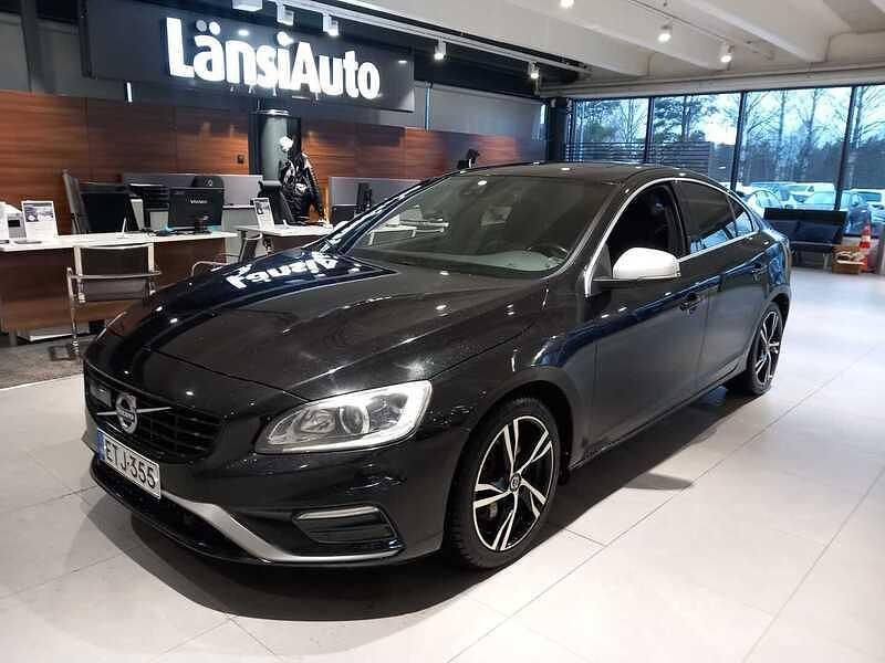 Musta Käytetty 2016 Volvo S60 R-Design Sedan | 20 900 € - Kuva 1/1
