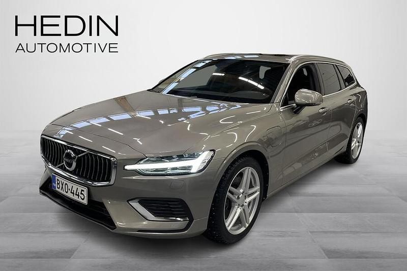 Käytetty Volvo V60 Business Edition 317 HP (233 kW) 2019 Harmaa Farmari