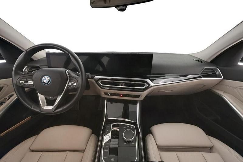 Käytetty BMW 330e 292 HP (214 kW) 2023 Farmari