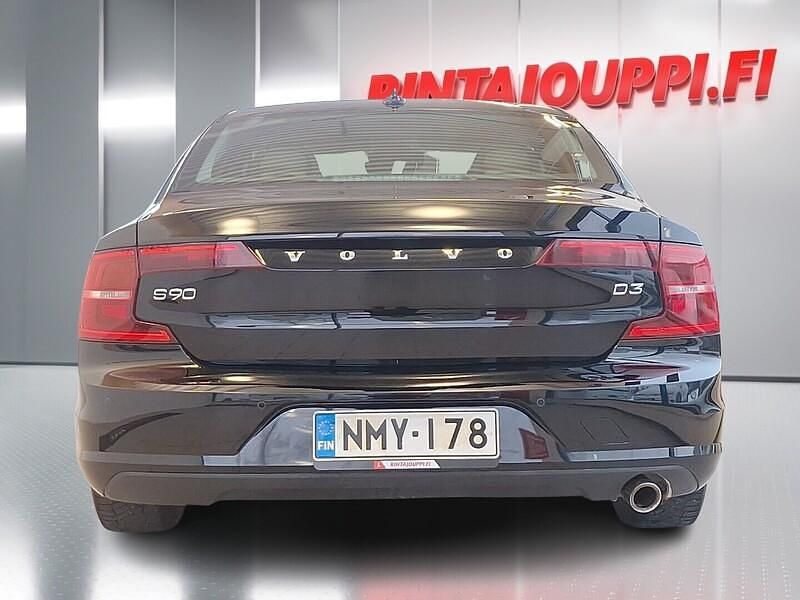 Käytetty Volvo S90 Momentum 150 HP (110 kW) 2018 Musta Sedan