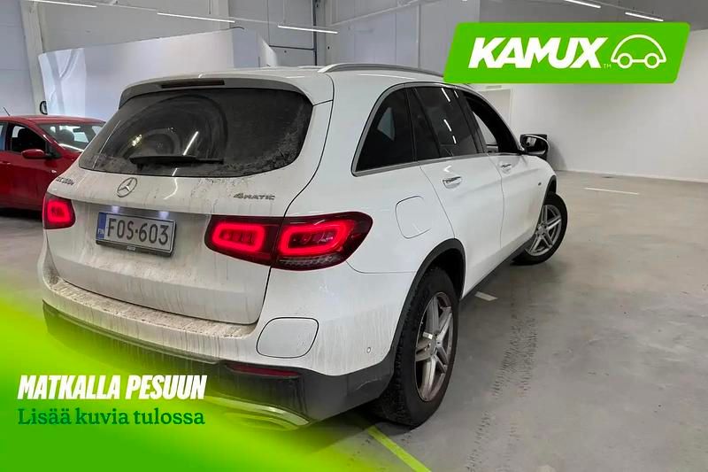Käytetty Mercedes GLC300e Business 211 HP (155 kW) 2021 Valkoinen Katumaasturi