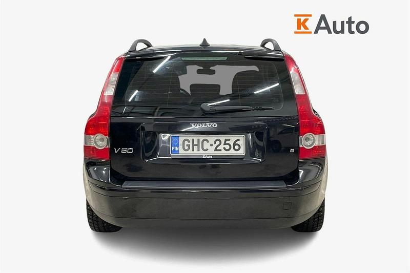 Käytetty Volvo V50 Momentum 125 HP (91 kW) 2006 Musta Farmari