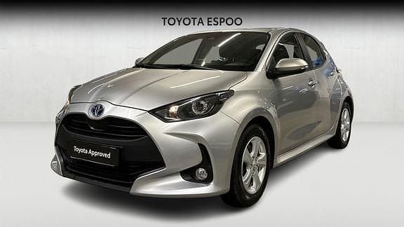 Käytetty Toyota Yaris Active 114 HP (83 kW) 2023 Hopea Viistoperä
