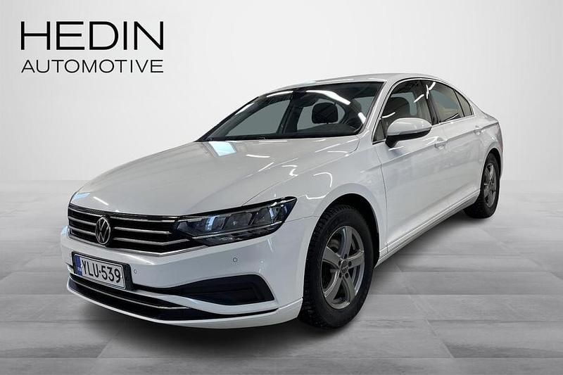 Käytetty VW Passat Comfortline 150 HP (110 kW) 2022 Valkoinen Farmari