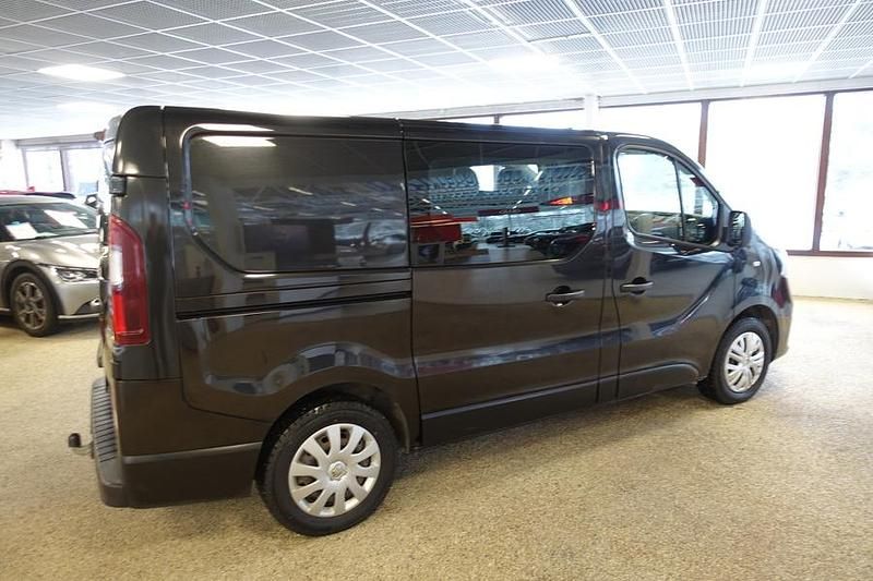 Käytetty Renault Trafic 125 HP (91 kW) 2018 Musta Tila-auto