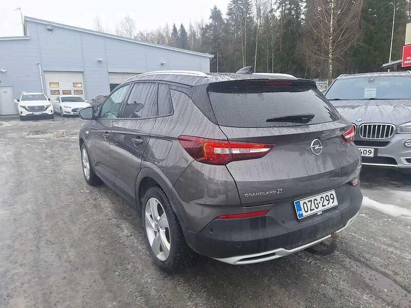 Käytetty Opel Grandland X Innovation 224 HP (164 kW) 2021 Katumaasturi