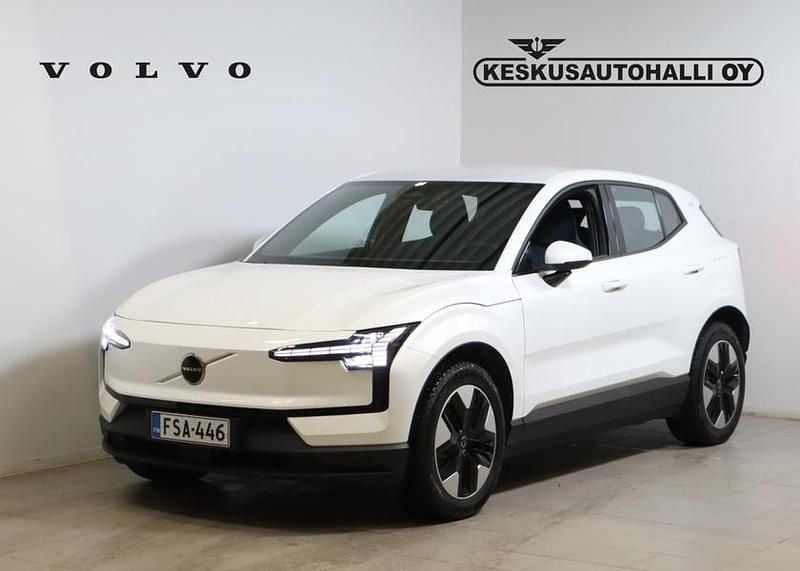 Käytetty Volvo EX30 Core 200 kW (272 HP) 2024 Valkoinen Katumaasturi