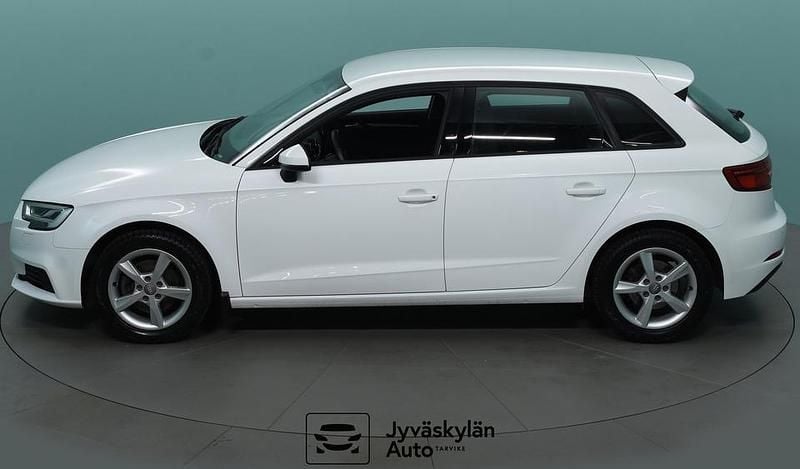 Käytetty Audi A3 Sportback Business 116 HP (85 kW) 2018 Valkoinen Viistoperä