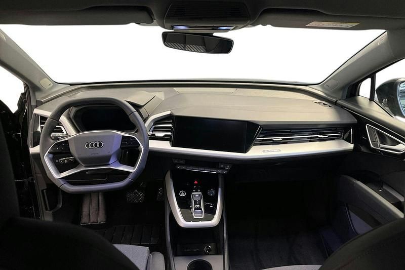 Käytetty Audi Q4 e-tron Premium 207 kW (282 HP) 2026 Mythos musta Katumaasturi