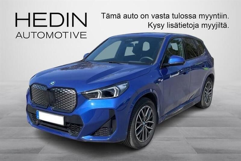 Sininen Käytetty 2024 BMW iX1 M Sport Katumaasturi | 51 900 € (Kallis) - Kuva 1/4