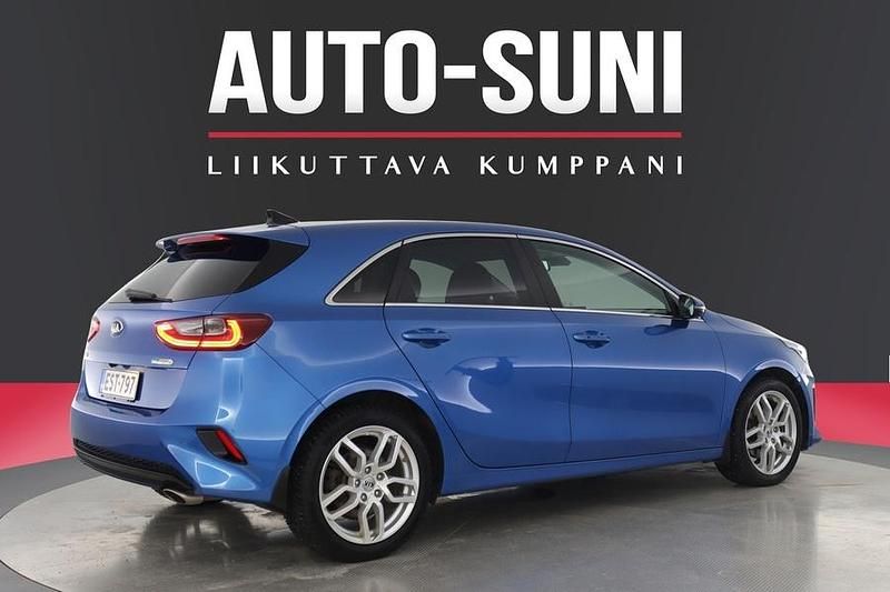 Käytetty Kia Ceed Premium 159 HP (116 kW) 2022 Viistoperä