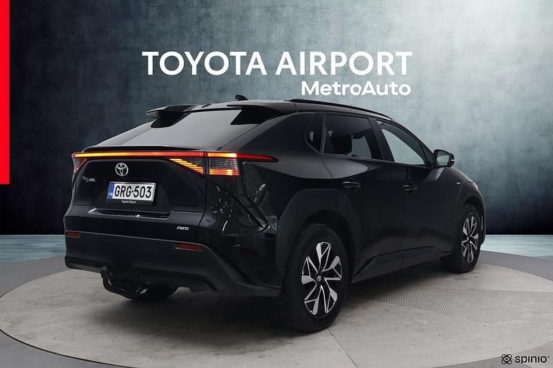 Käytetty Toyota bZ4X Edition 160 kW (218 HP) 2025 Musta Katumaasturi