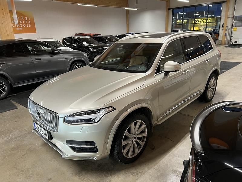 Käytetty Volvo XC90 Inscription 235 HP (172 kW) 2016 Katumaasturi