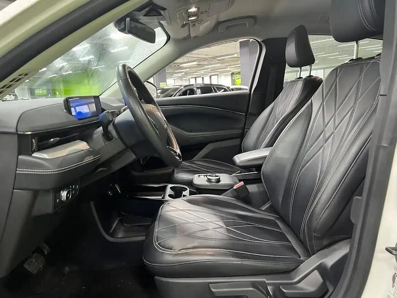 Käytetty Ford Mustang Mach-E 197 kW (269 HP) 2022 Star white 3c/pristine white 3 Katumaasturi