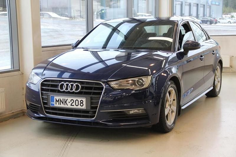 Sininen Käytetty 2013 Audi A3 Business Sedan | 10 990 € (Hieman kallis) - Kuva 1/4