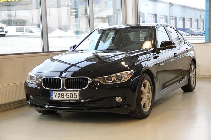 Käytetty BMW 316 116 HP (85 kW) 2013 Musta Sedan