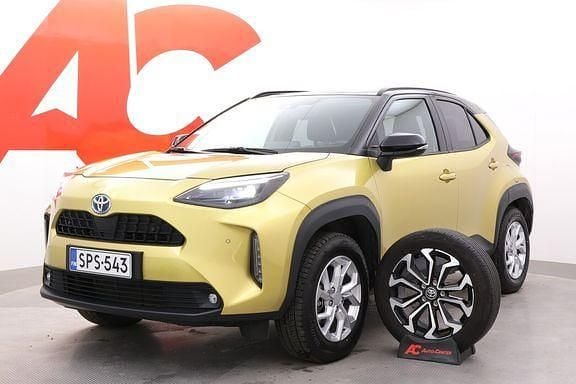 Käytetty Toyota Yaris Cross Plus 116 HP (85 kW) 2024 Brass gold/black (2v Katumaasturi