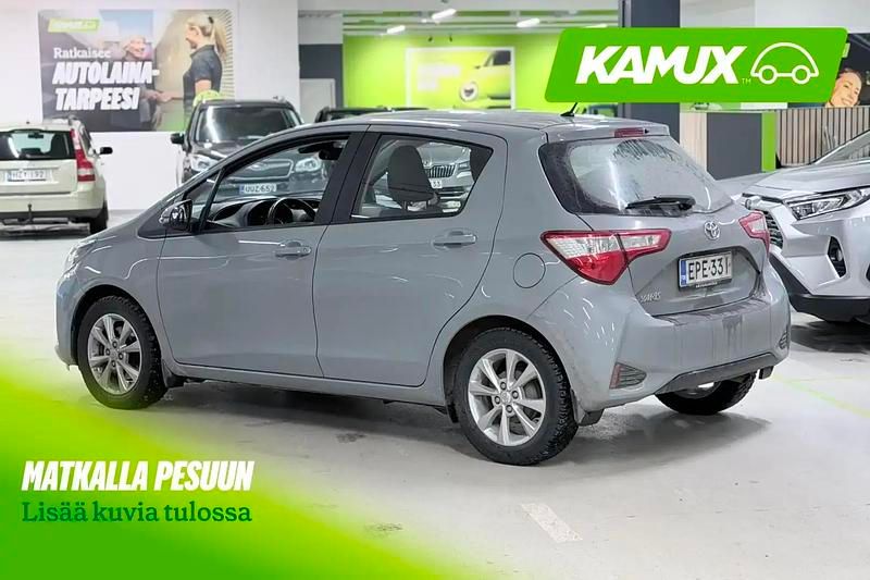 Käytetty Toyota Yaris Active 111 HP (81 kW) 2018 Hopea / harmaa Sedan