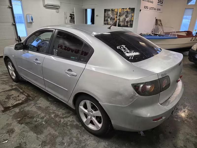 Käytetty Mazda 3 105 HP (77 kW) 2006 Sedan