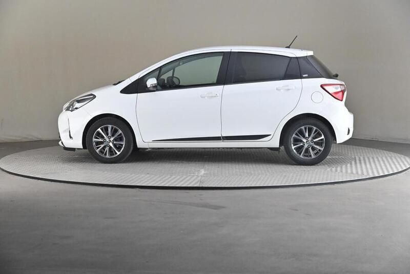 Käytetty 2020 Toyota Yaris Multidrive S Viistoperä | 14 900 € (Perustarjous) - Kuva 1/4