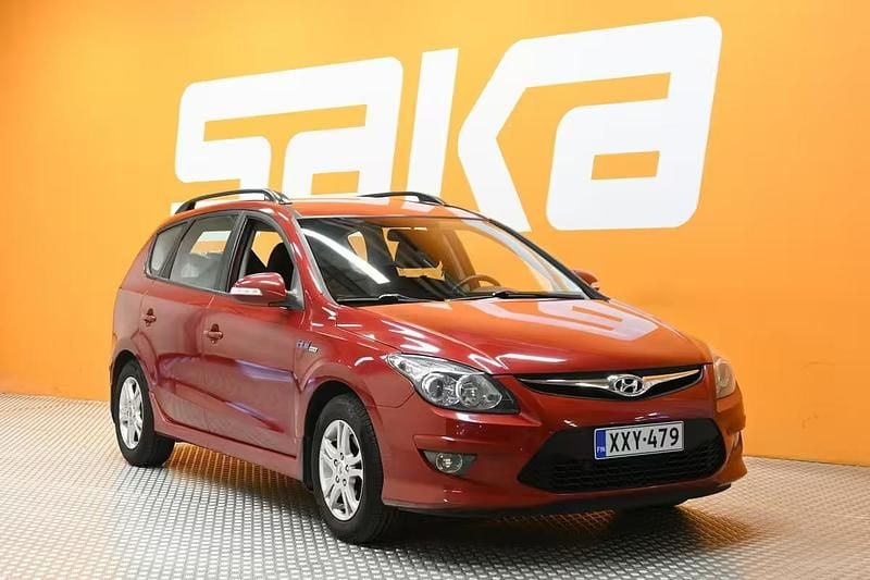 Käytetty 2011 Hyundai i30 Premium Farmari | 5 400 € (Perustarjous) - Kuva 1/4