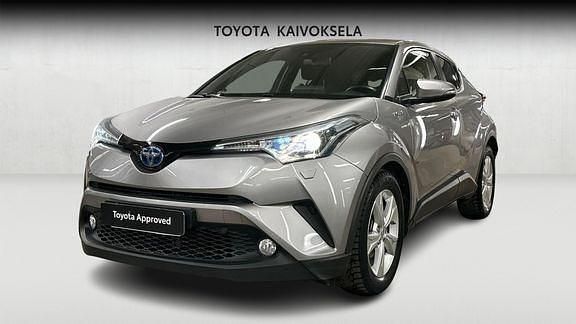 Käytetty Toyota C-HR Active 122 HP (89 kW) 2018 Hopea Katumaasturi