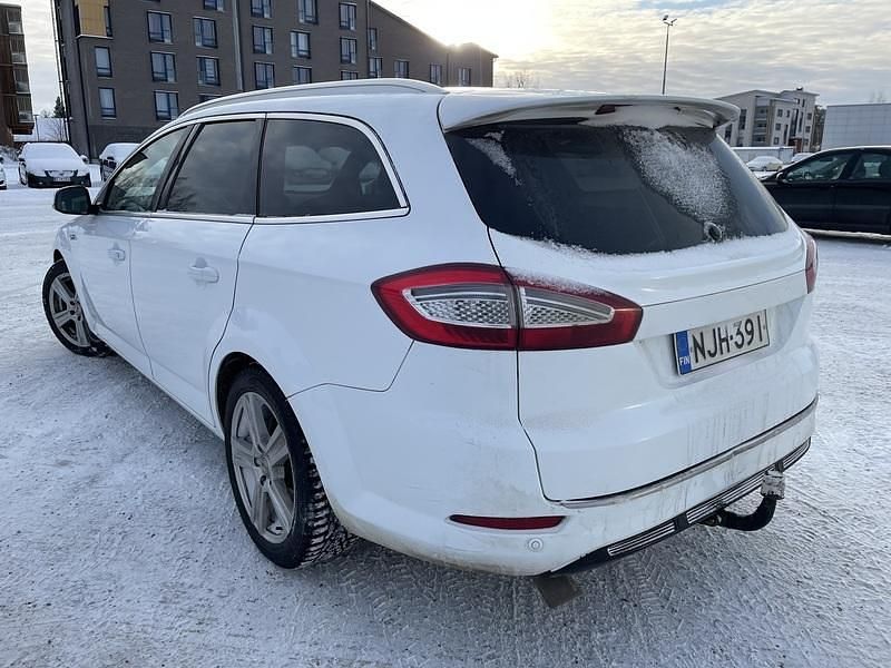 Käytetty Ford Mondeo Business Edition 140 HP (102 kW) 2013 Valkoinen Farmari