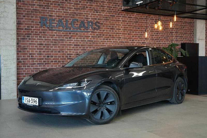 Käytetty 2024 Tesla Model 3 RWD Sedan | 35 800 € (Perustarjous) - Kuva 1/4