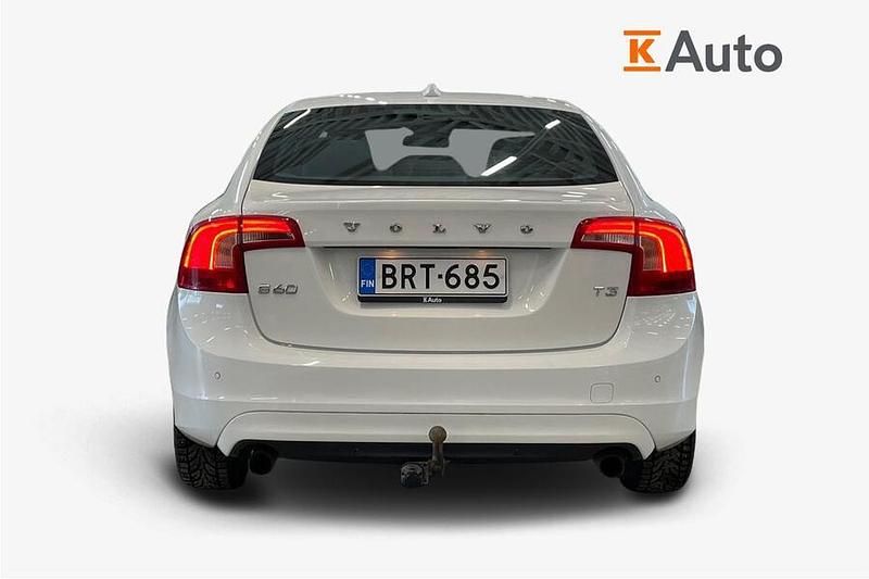 Käytetty Volvo S60 Business Edition 150 HP (110 kW) 2014 Valkoinen Sedan