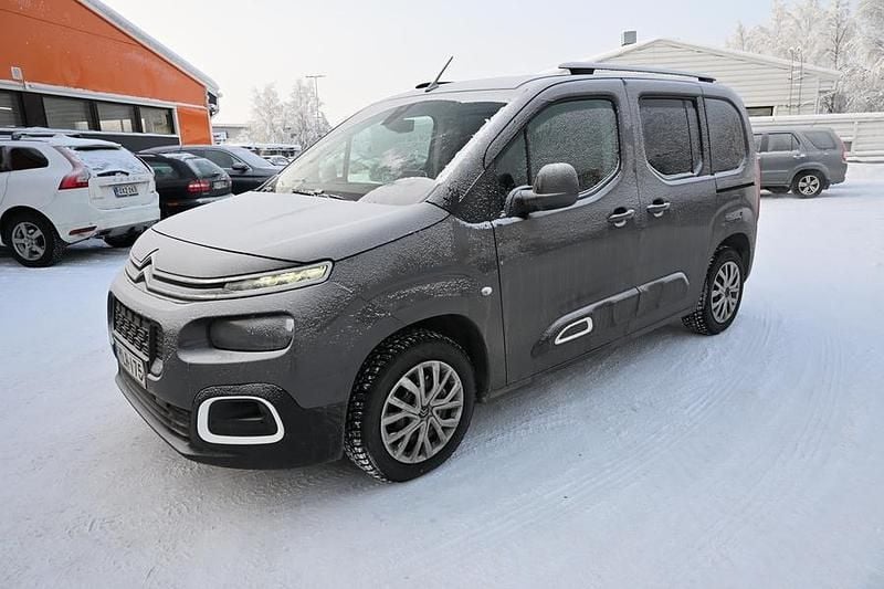 Käytetty Citroën Berlingo Feel 131 HP (96 kW) 2020 Tila-auto