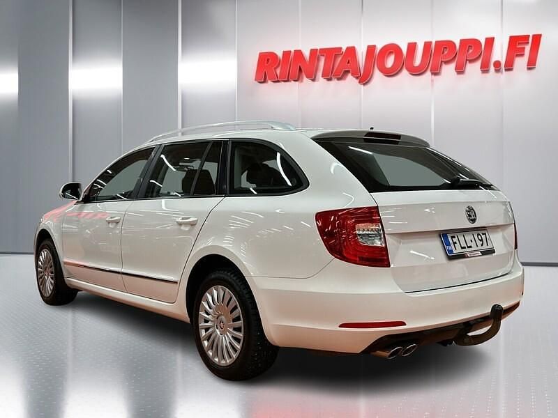 Käytetty Skoda Superb Active 140 HP (102 kW) 2014 Farmari