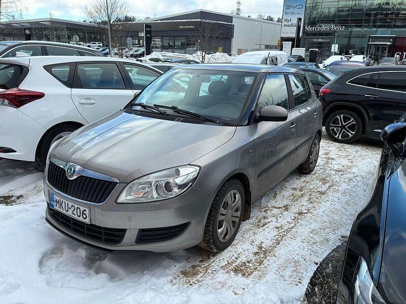 Käytetty Skoda Fabia Ambiente 86 HP (63 kW) 2012 Viistoperä