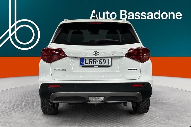 Käytetty Suzuki Vitara GL 116 HP (85 kW) 2024 Viistoperä