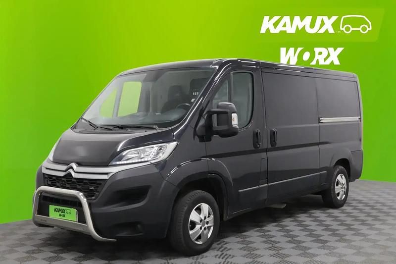 Käytetty Citroën Jumper 163 HP (119 kW) 2018 Musta Tila-auto