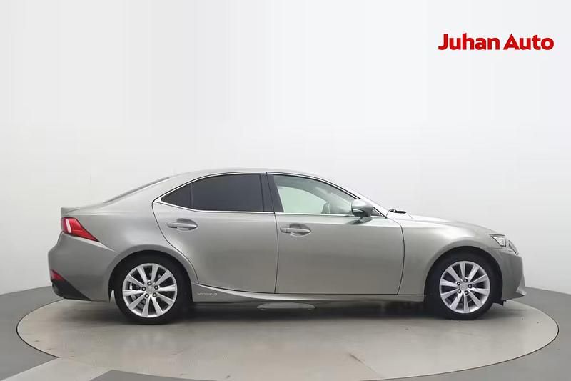 Käytetty Lexus IS300h 181 HP (133 kW) 2015 Harmaa Sedan